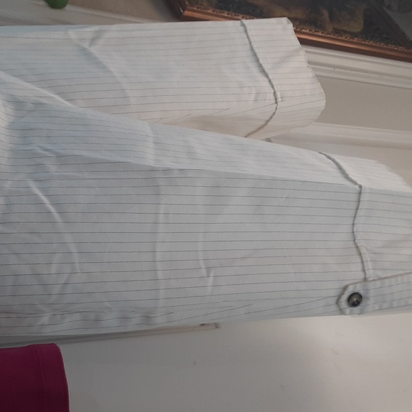 IZ BYER, CALIFORNIA, Chalk Striped, Cotton Blend, Capris, Size 5 JUNIOR - Picture 3 of 9